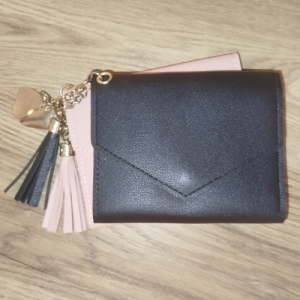 ארנק עם מחזיק לב